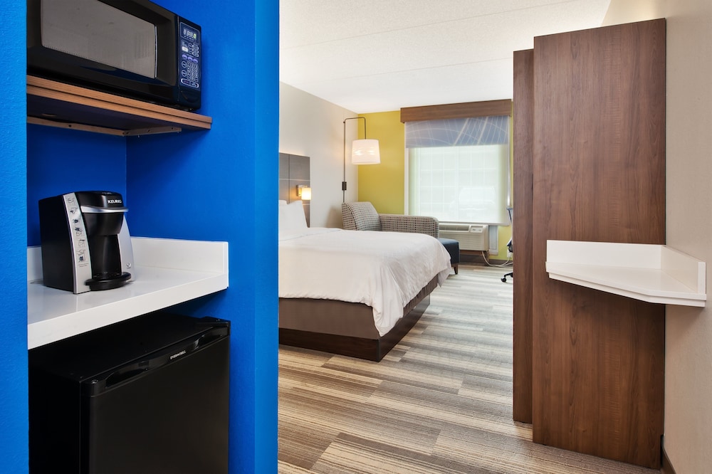 Holiday Inn Express Hotel & Suites Warrenton by IHG - photo 7