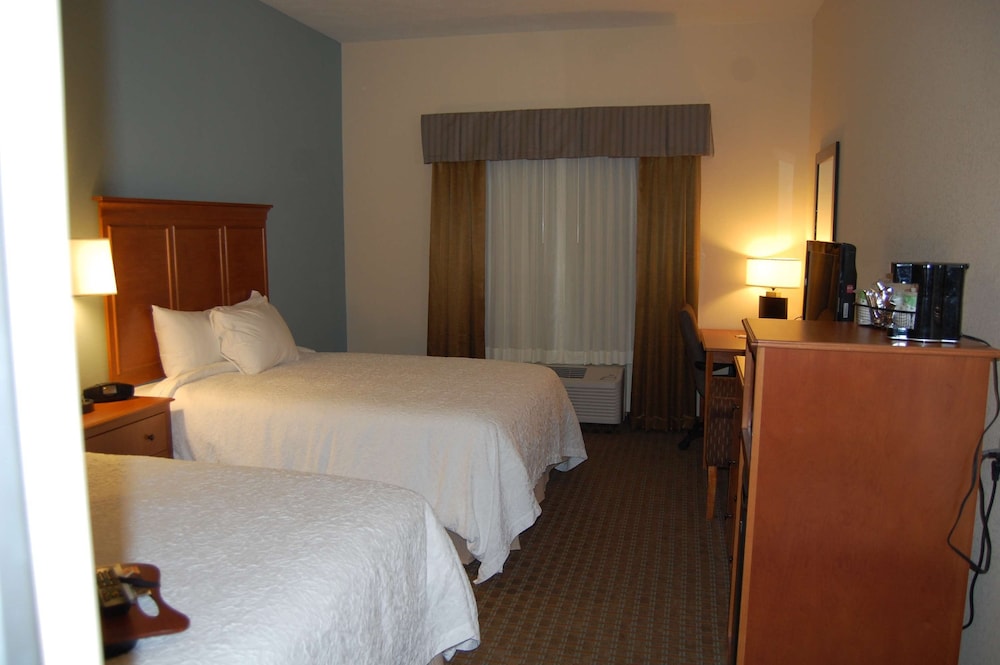 Hampton Inn Sidney NE - photo 21
