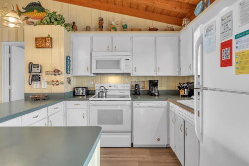 Cabana Boy by Oak Island Accommodations - photo 37