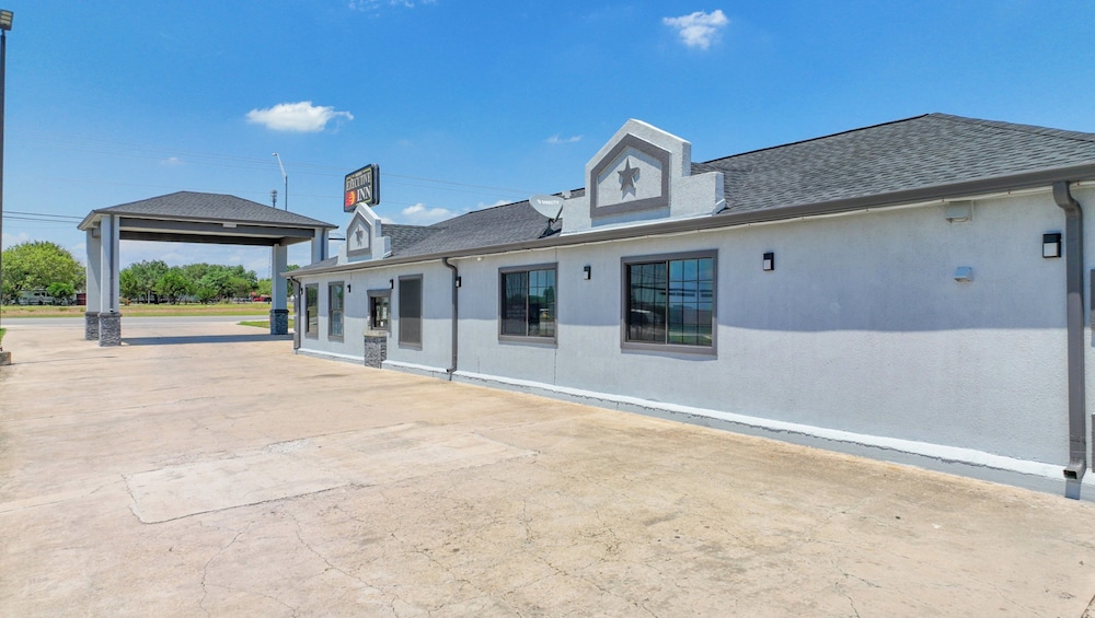 Executive Inn of Hondo - photo 24