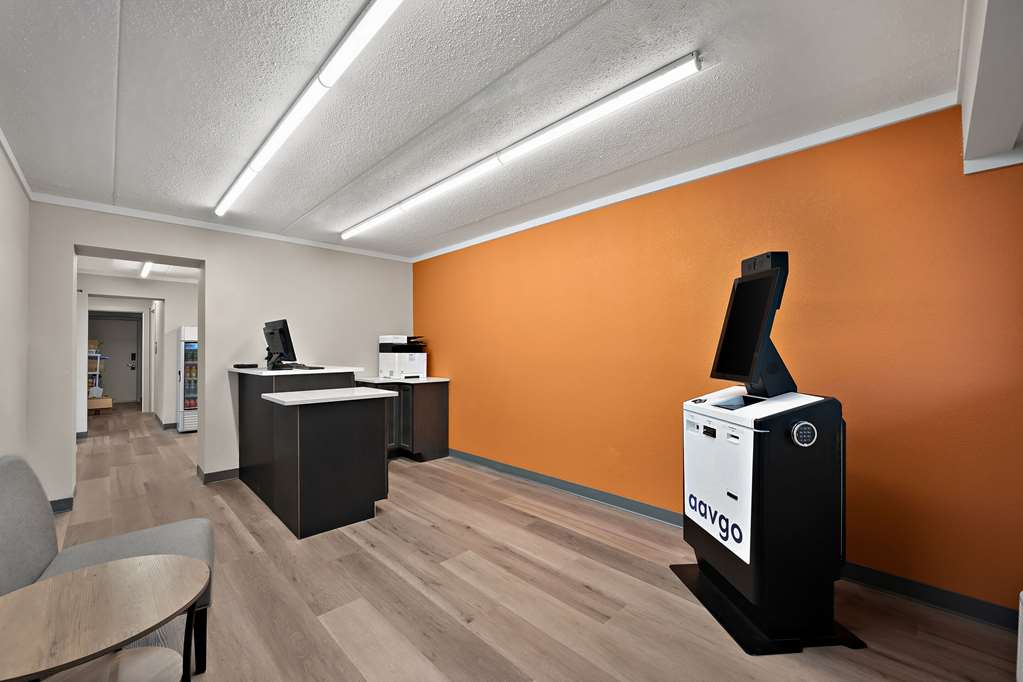 Suburban Studios Peoria - photo 4