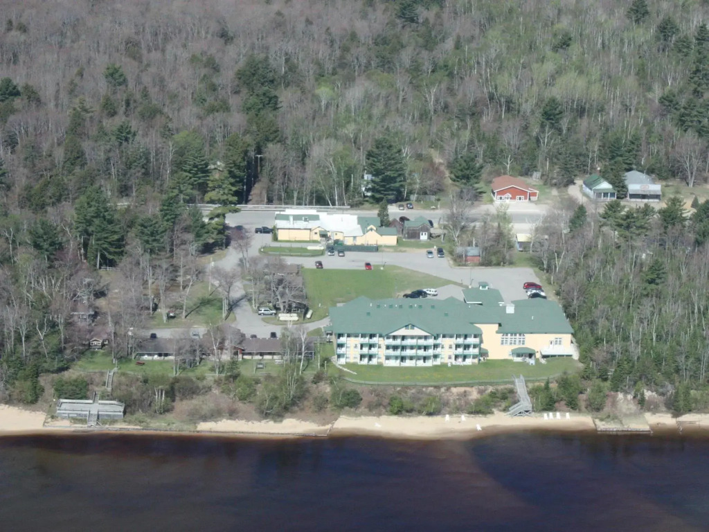 Magnuson Grand Lakefront - photo 4