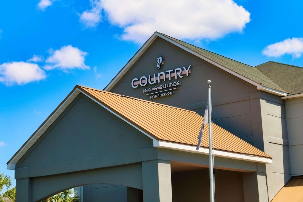 Country Inn & Suites by Radisson Savannah Gateway GA in Savannah, United States