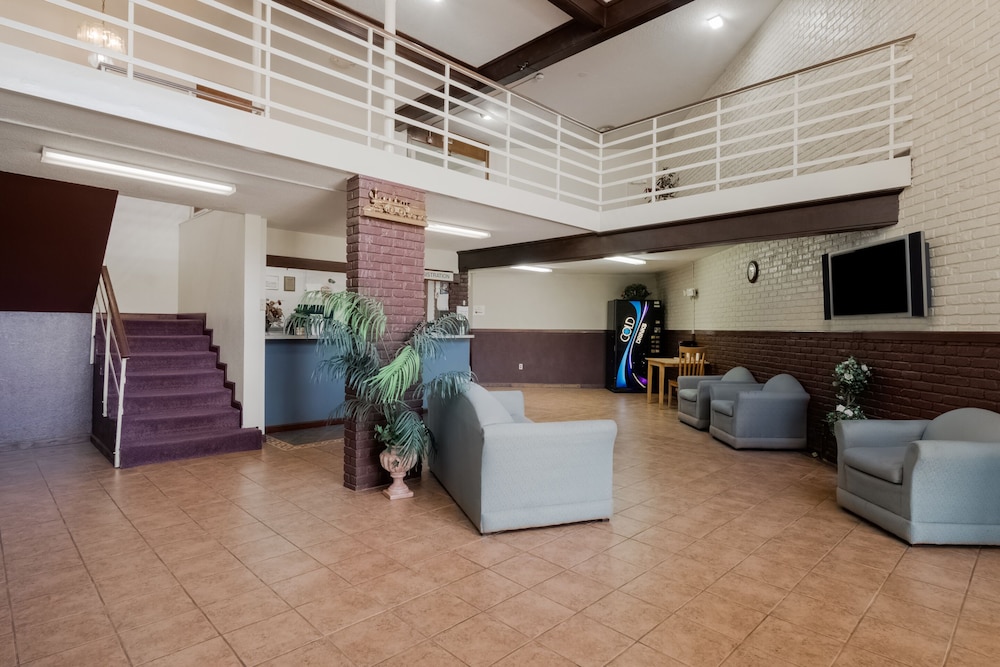 OYO Hotel Morton East Peoria I 74 - photo 4
