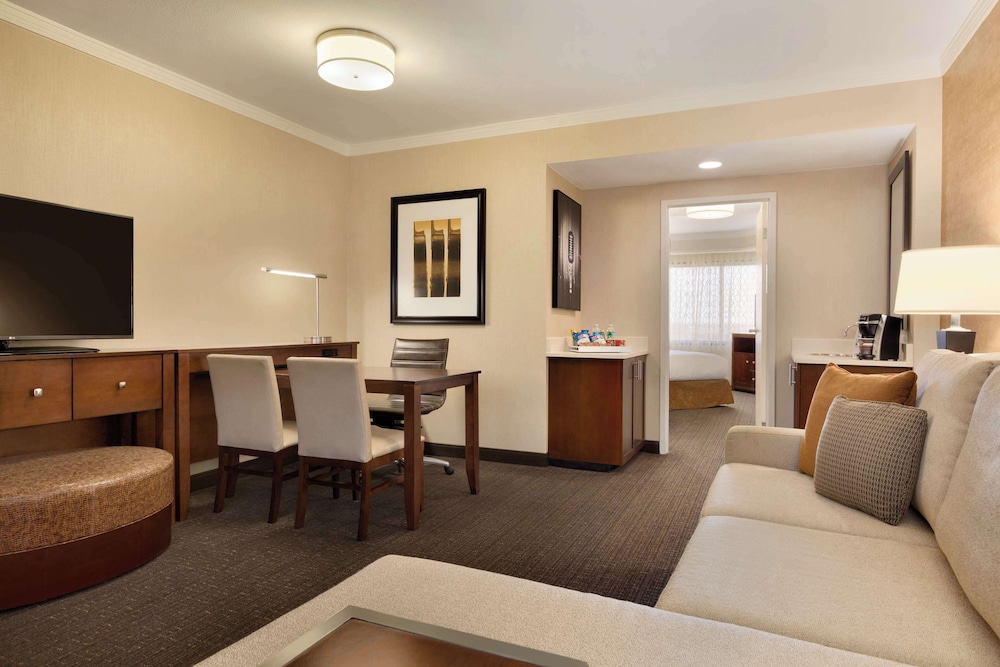 Embassy Suites by Hilton Austin Downtown South Congress - photo 32
