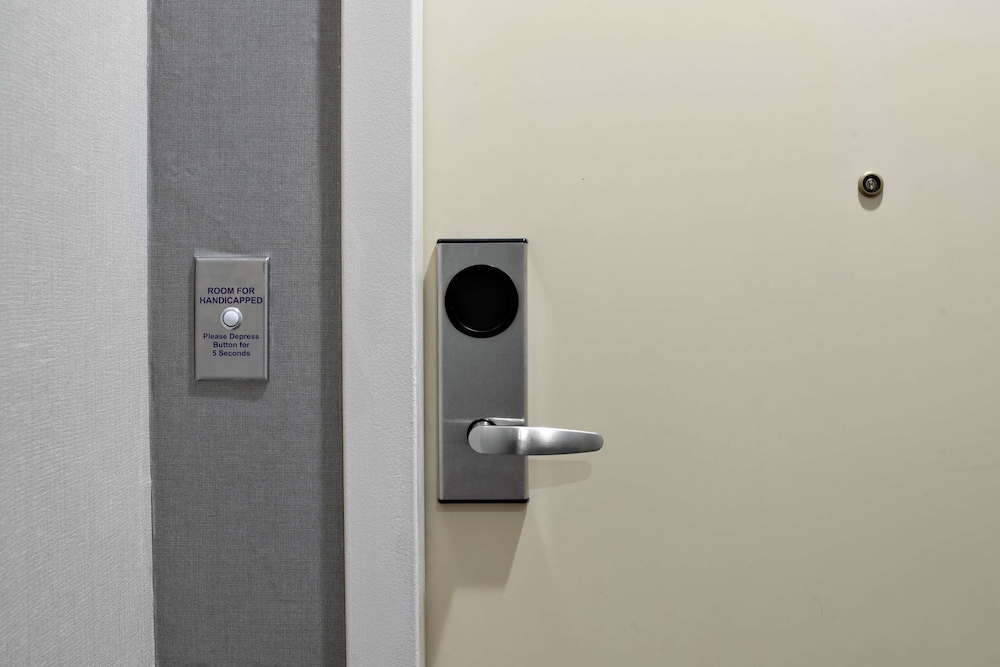 DoubleTree Suites by Hilton Charlotte SouthPark - photo 7