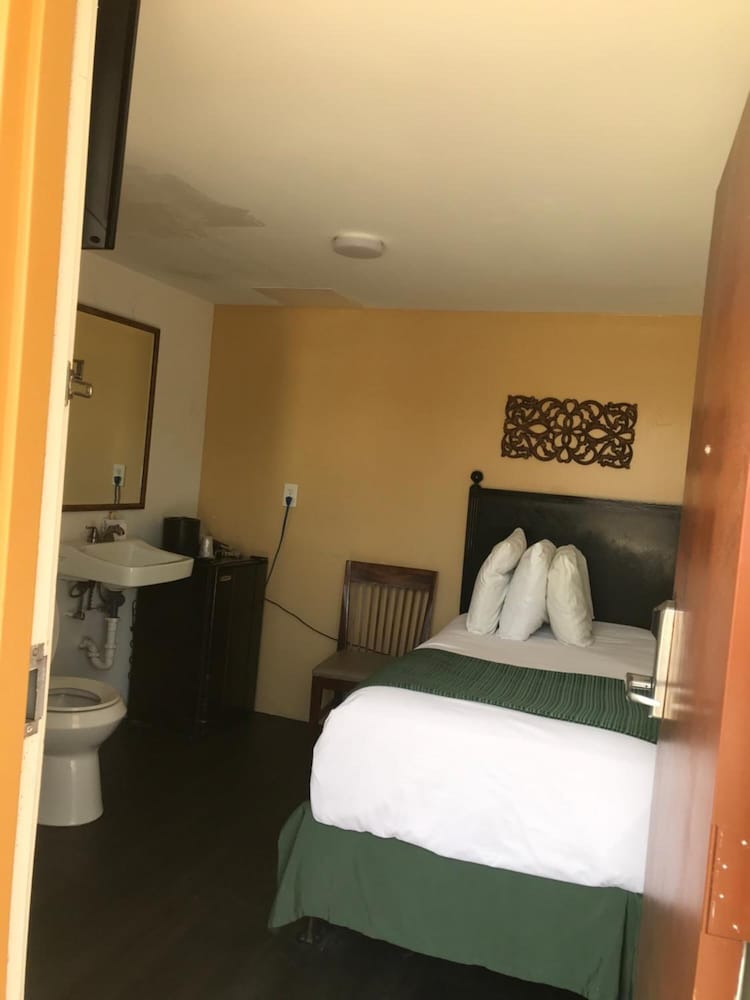 Hotel Bel Air Orlando near Florida Mall - photo 26