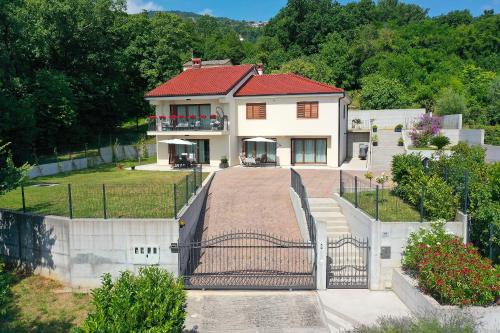 Apartments Silvi — 4-Star Luxury Hotel in Lovran, Croatia