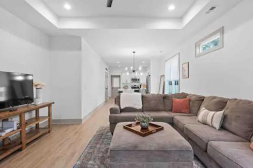 Discover Charm Cozy In The Heart Of The City — Chattanooga