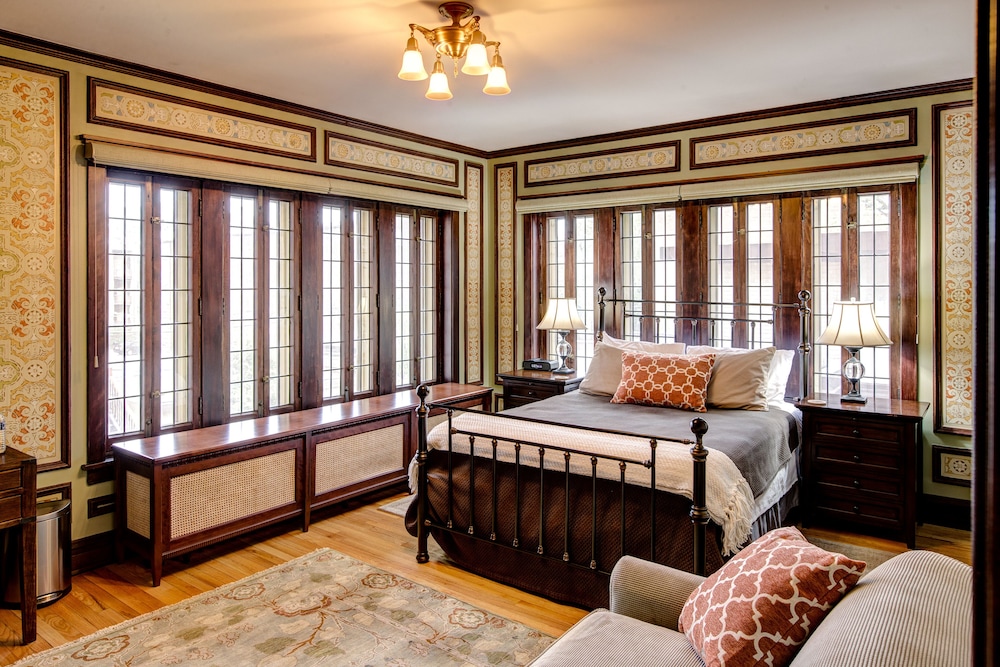 Lang House Chicago — 4-Star Luxury Hotel in Chicago, United States