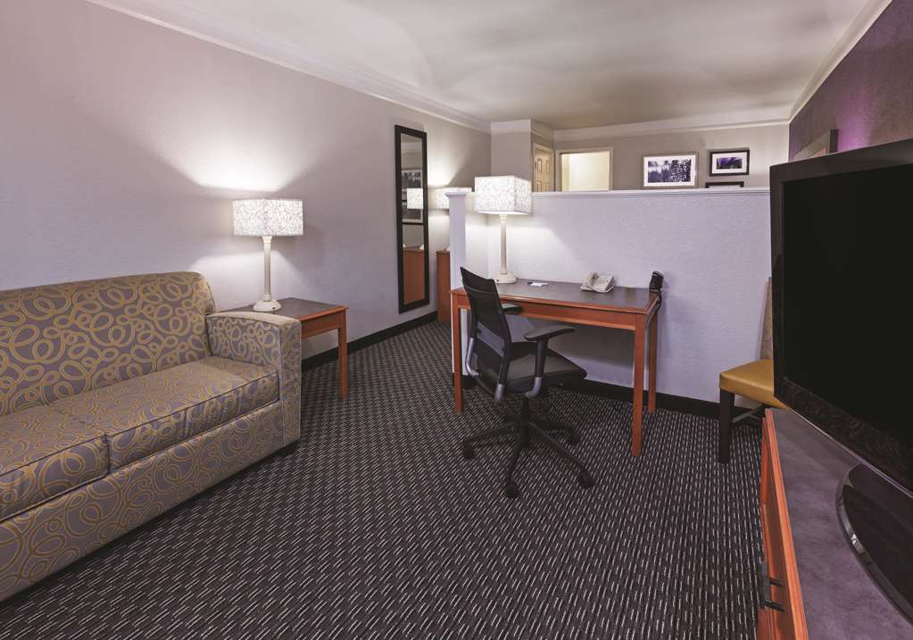 La Quinta Inn by Wyndham San Marcos - photo 31