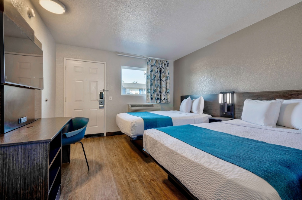 Motel 6 Anaheim CA Fullerton East - photo 15