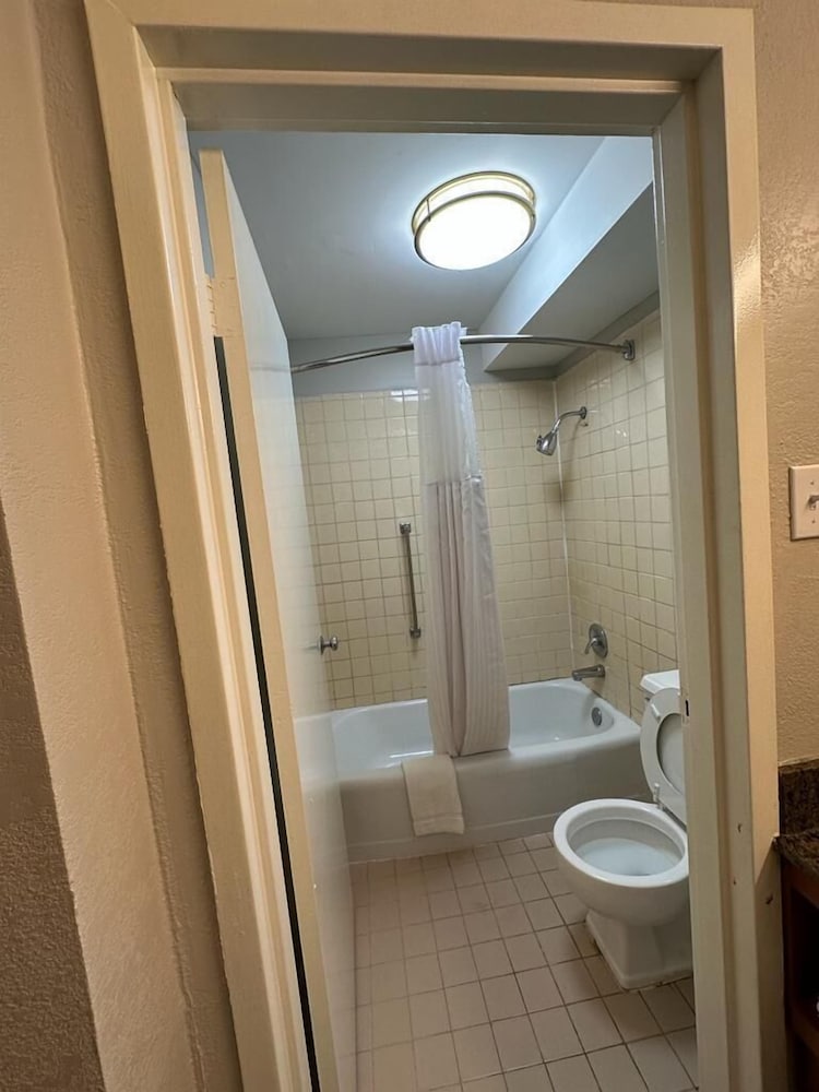 Lanett Inn - photo 14