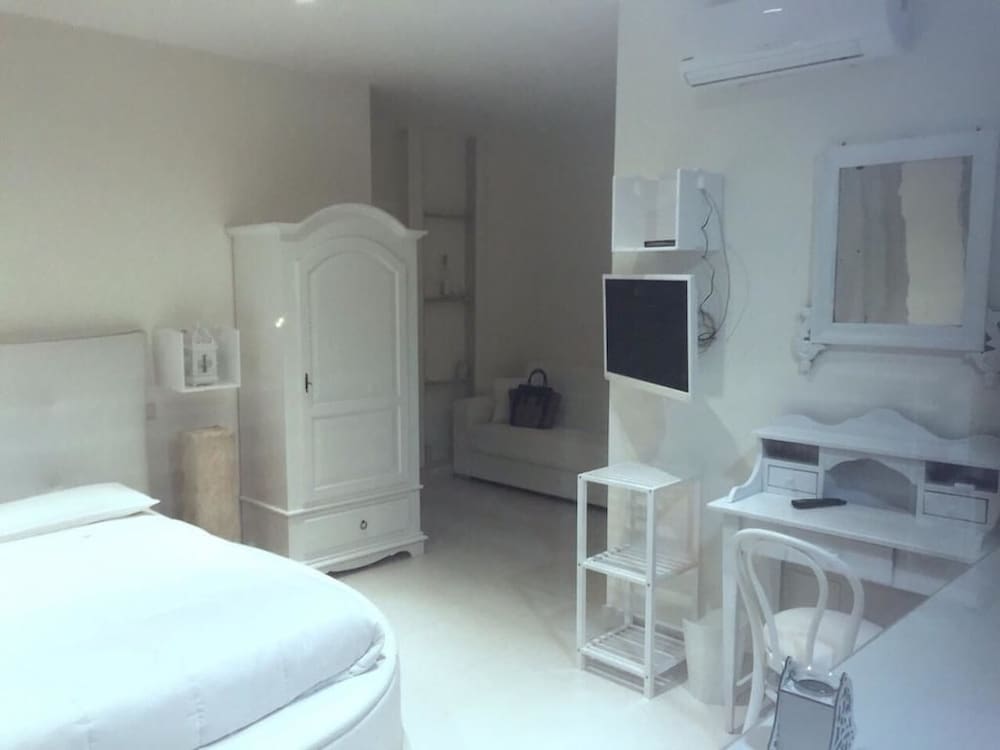 2 Star Luxury Room Rooftop — hotel in Barletta