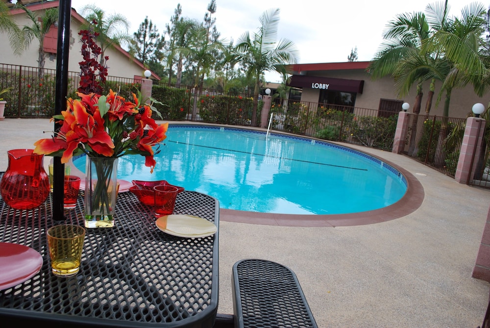 Budget Inn Anaheim - photo 18