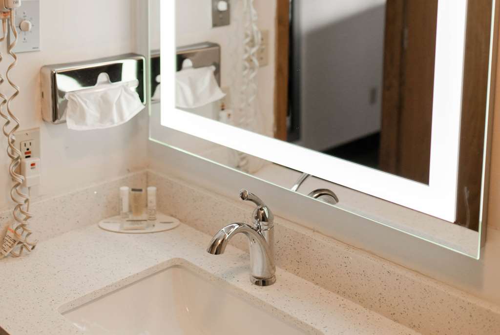 Travelodge by Wyndham Escanaba - photo 17