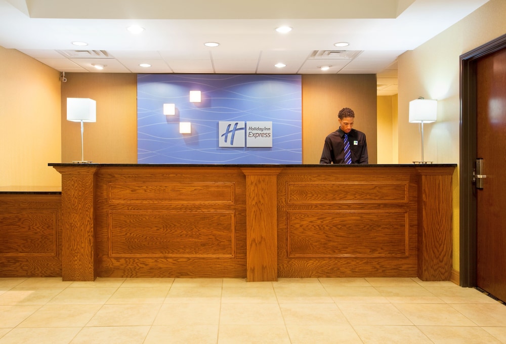 Holiday Inn Express Hotel & Suites Chicago South Lansing by IHG - photo 39
