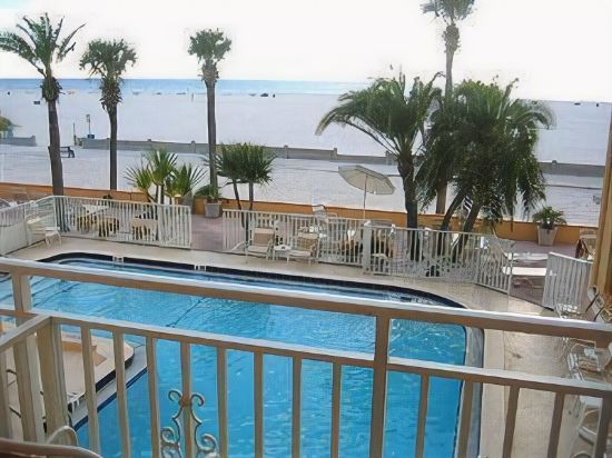 Page Terrace Beachfront Hotel - photo 15