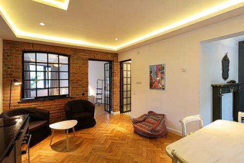 Charming Little Brick House in Tbilisi By Wehost