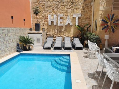 2 Large ensuite Bedrooms in Boutique Style Farmhouse B&B with Pool — 4-Star Luxury Hotel in Xaghra, Malta