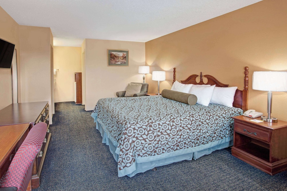 Days Inn by Wyndham Marietta White Water - photo 8