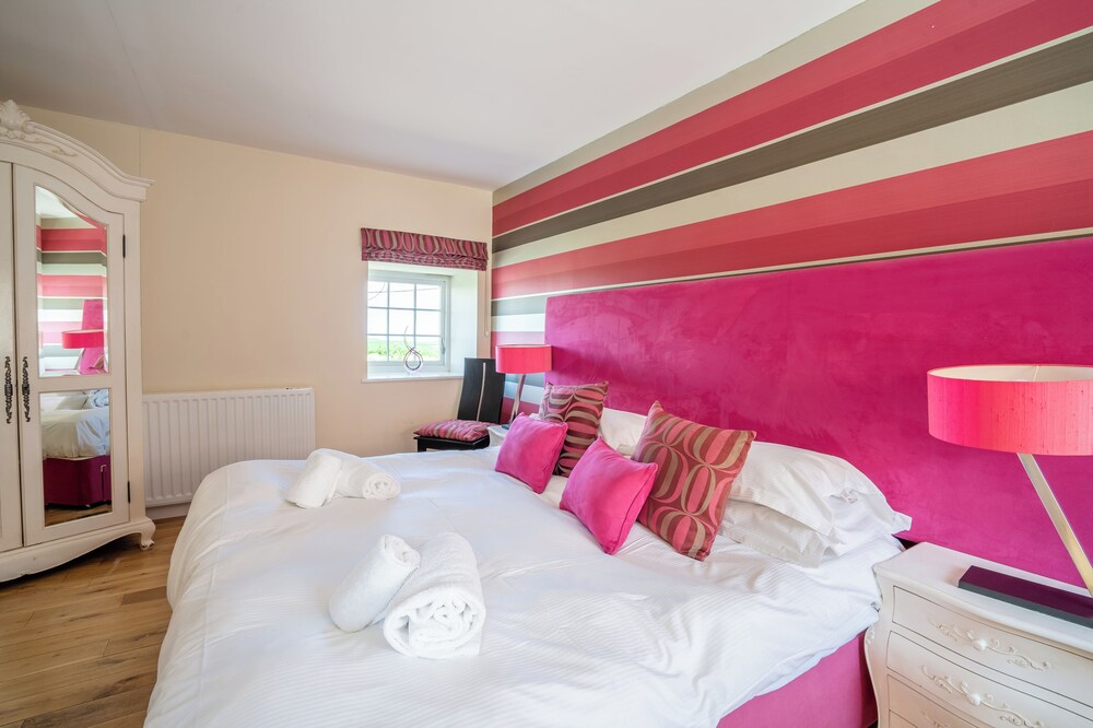 Stewards Cottage North East Escapes — 4-Star Luxury Hotel in Bamburgh, United Kingdom