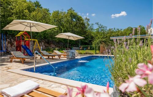 Four Bedroom Holiday Home In Grubine — 4-Star Luxury Hotel in Grubine, Croatia