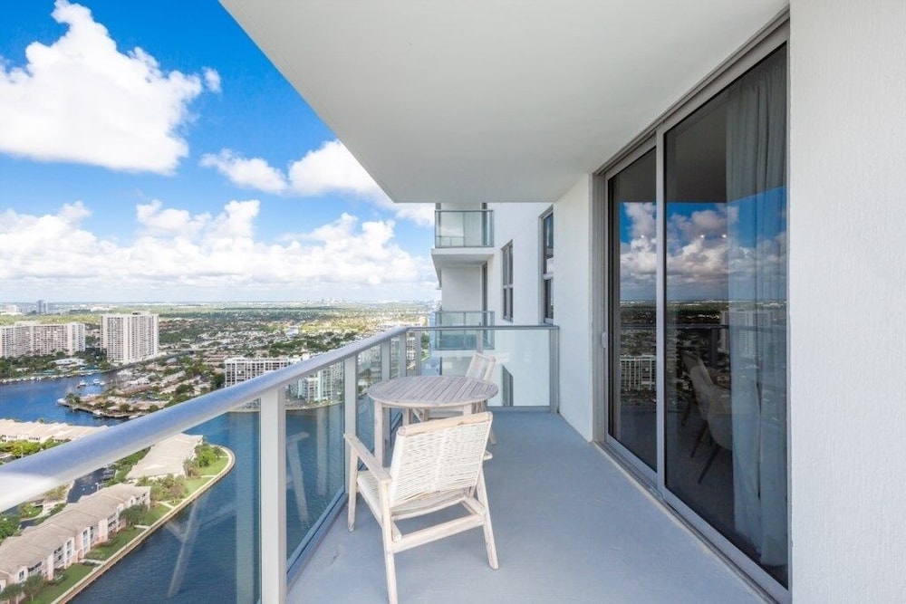 Hyde Beach House Luxury resort 3 Bedroom Condo by RedAwning - photo 44