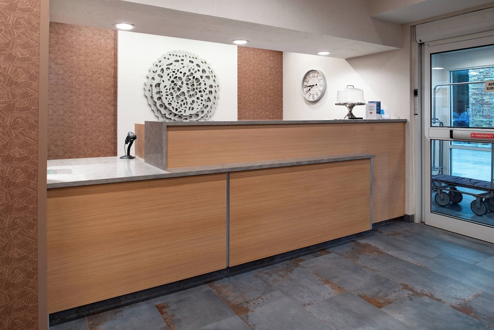 Fairfield Inn & Suites by Marriott Beloit - photo 5