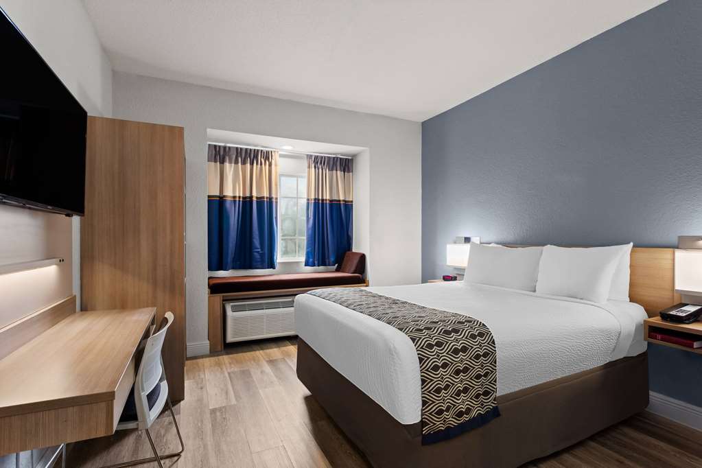 Microtel Inn & Suites by Wyndham Zephyrhills - photo 16