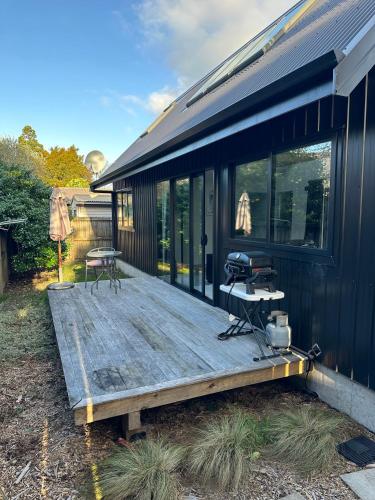 Modern Two bedroom Oasis — 4-Star Luxury Hotel in Whangamata, New Zealand