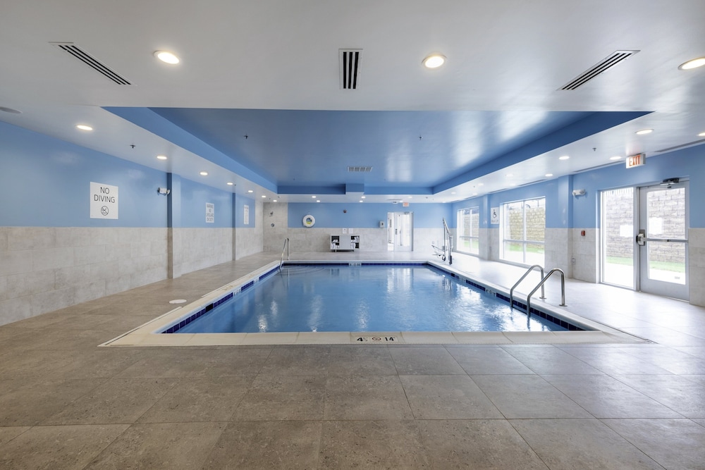 Holiday Inn Express & Suites Staunton by IHG - photo 17