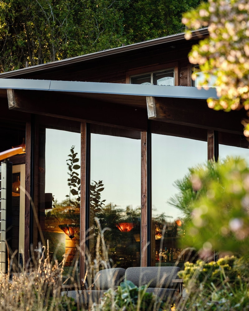Tu Tu Tun Lodge — 5-Star Luxury Hotel in Gold Beach, United States