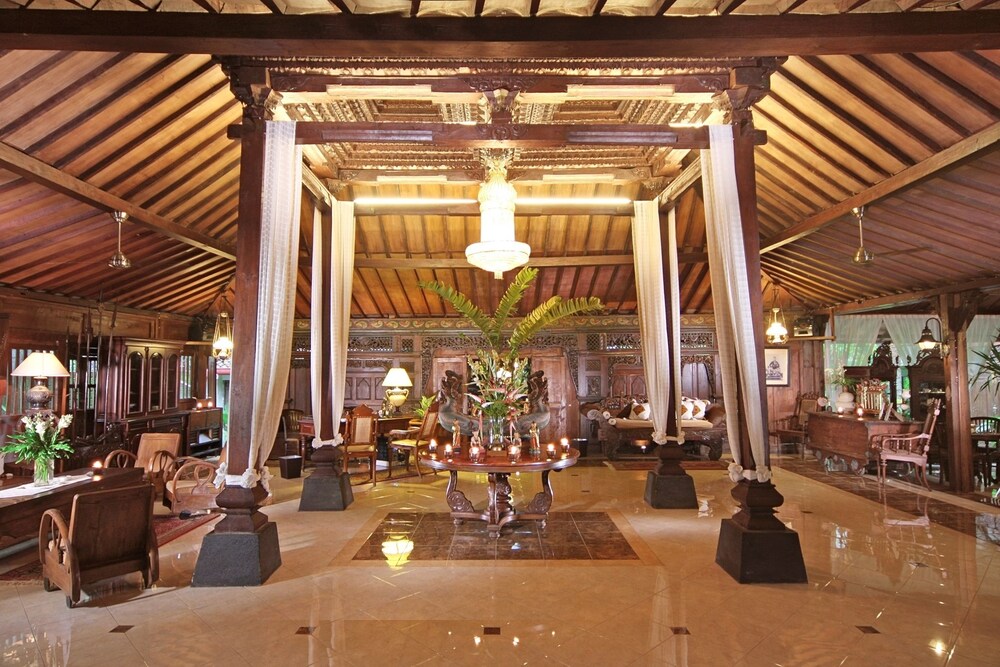 Joglo Plawang International Boutique Villa — 4-Star Luxury Hotel in Yogyakarta, Indonesia