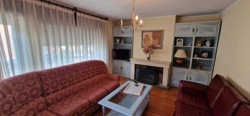 La Casona de Cangas Para 12 Pax Vv 3200 As in Cangas De Onis, Spain