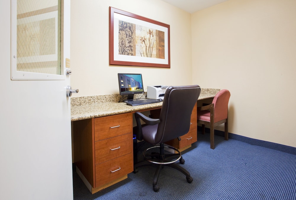 Candlewood Suites Jacksonville by IHG - photo 44