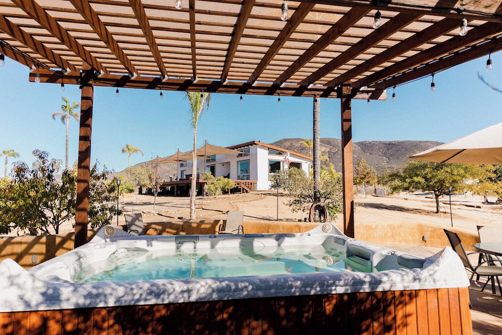 Villa Victoria Valle de Guadalupe — 4-Star Luxury Hotel in Valle De Guadalupe, Mexico