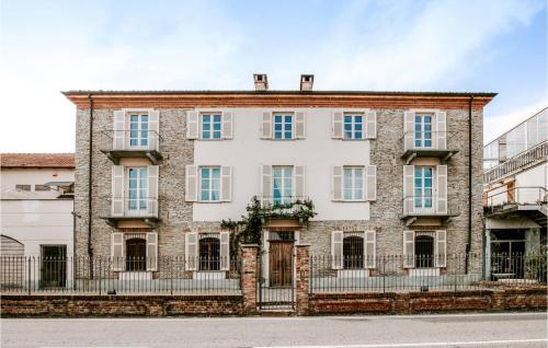 Nice Apartment In Santo Stefano Belbo — 4-Star Luxury Hotel in Santo Stefano Belbo, Italy