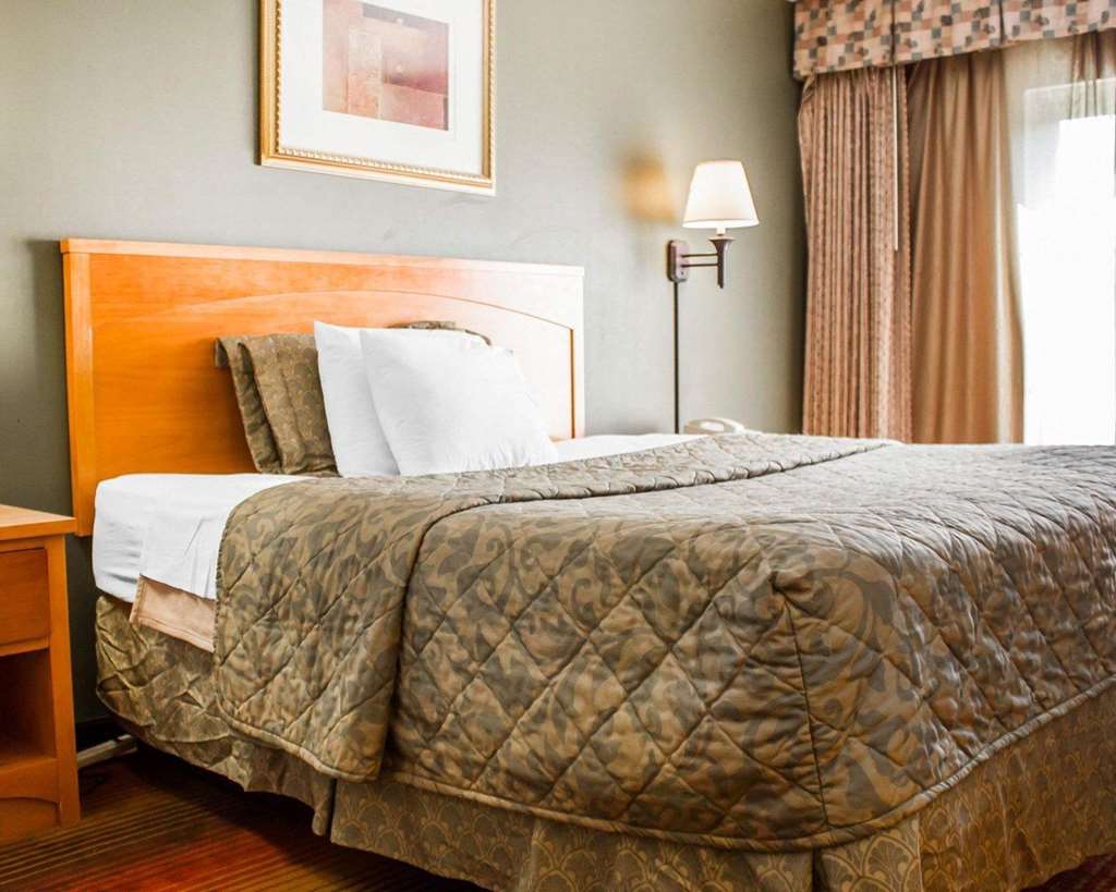 Rodeway Inn Huntington Station Melville - photo 9
