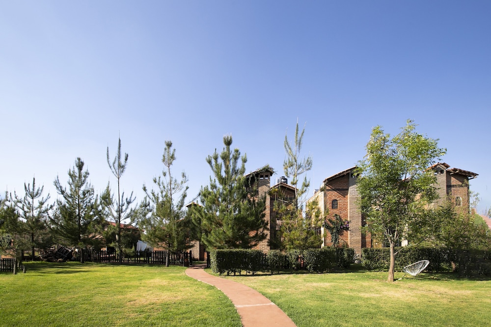 Hotel Cabañas Azul Tequilana in Arandas, Mexico