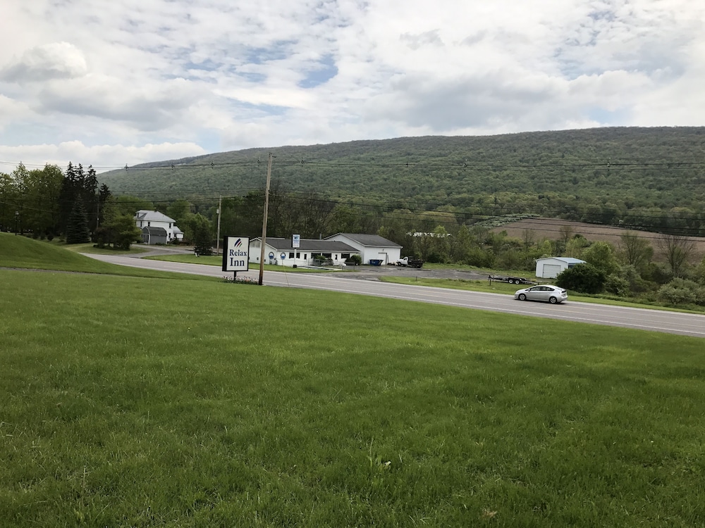 Relax Inn Altoona - photo 107