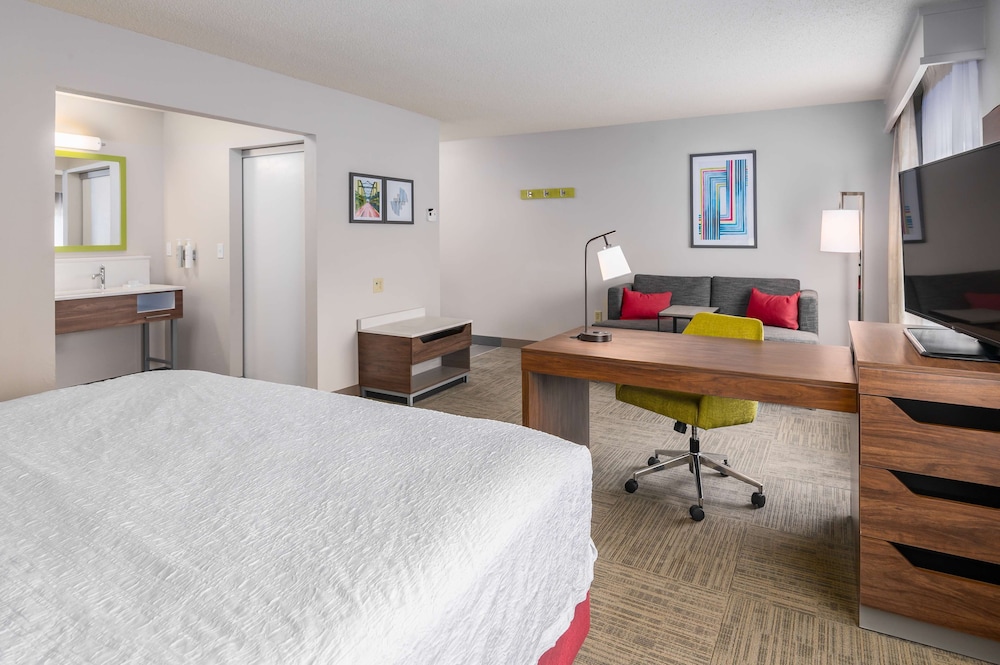 Hampton Inn & Suites Hartford Manchester - photo 20