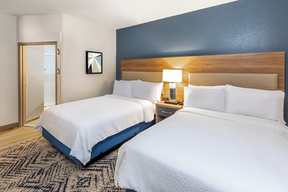 Candlewood Suites Fayetteville University of Arkansas by IHG - photo 11