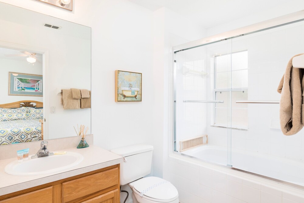 Family Getaway Townhome at Lake Berkley 15min to Disney - photo 10