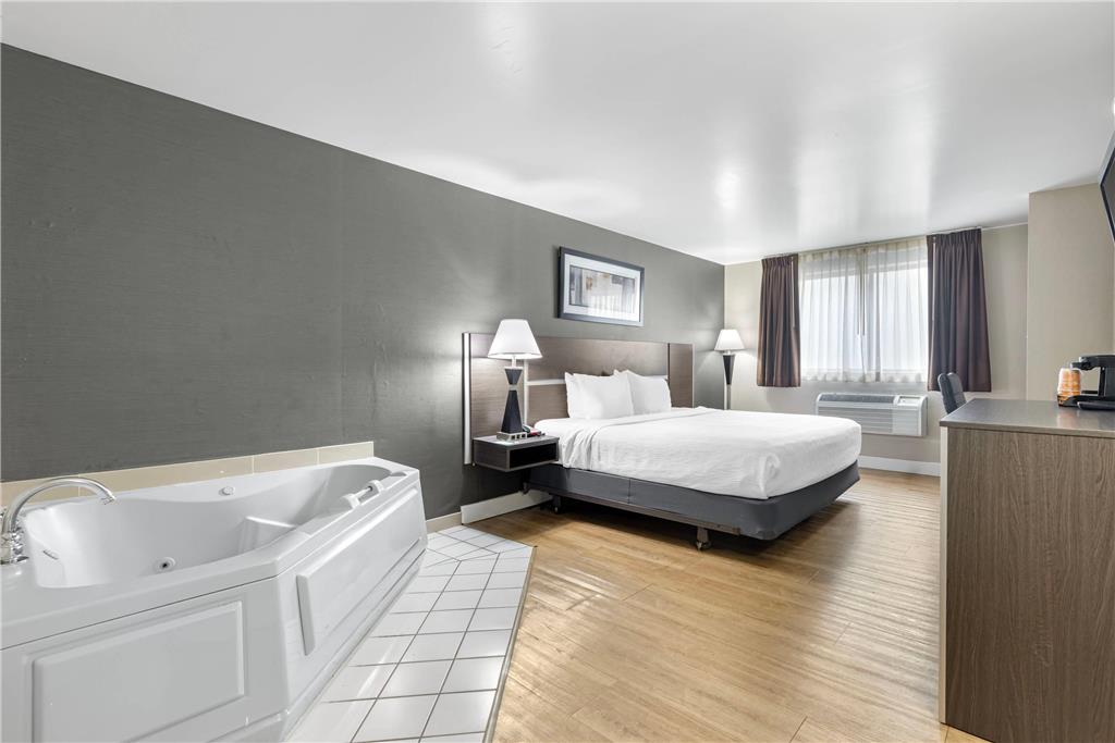 Quality Inn Niagara Falls Blvd - photo 21
