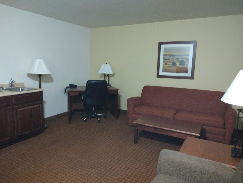 Park View Inn & Suites Hoisington - photo 17