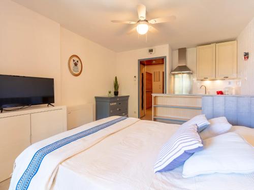 Studio Les Regates 3 by Interhome - last minute hotel in Hyeres