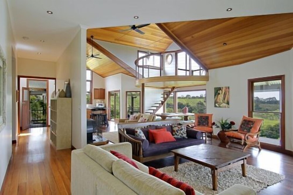 Kamala Holiday House — 4-Star Luxury Hotel in Byron Bay, Australia