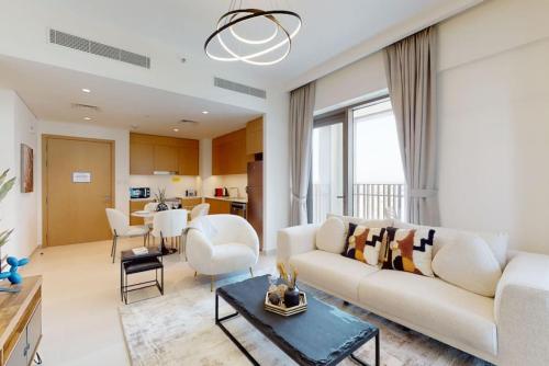 Vacationer I Premium One Bed with Skyline Views I Summer Creek Beach Tower 2 Dubai Creek Harbour — 4-Star Luxury Hotel in Dubai, United Arab Emirates