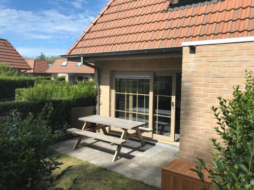 Vakantiehuisje De Panne vlak aan Plopsaland en de zee in De Panne, Belgium